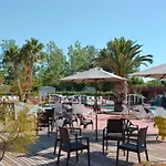 Mobil Avec Terrasse Pour 4 A - Api-1-52-1653 * Vias